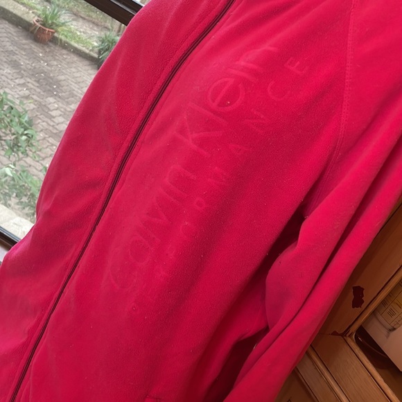 Calvin Klein - Picture 2 of 9